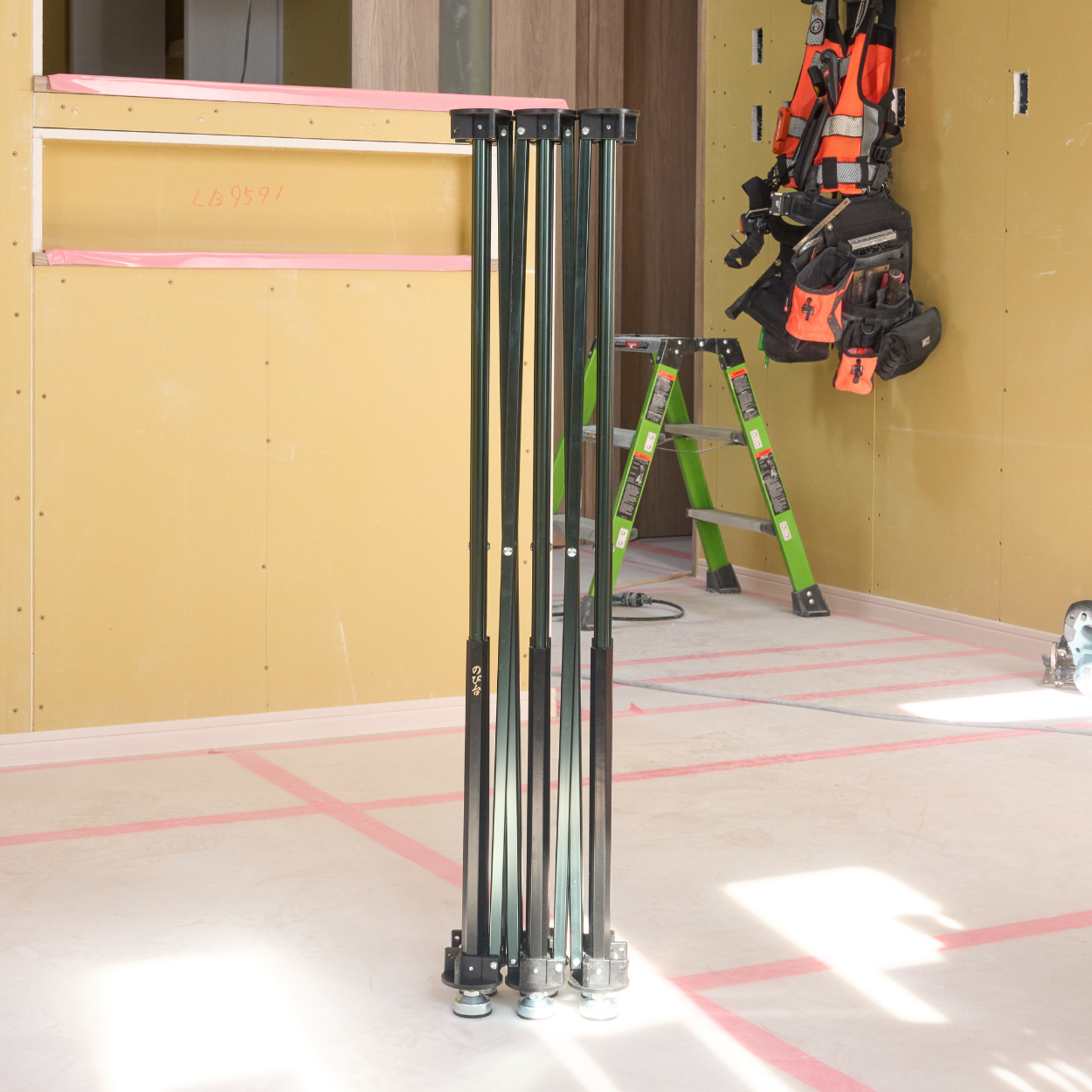 のび台 ブラック W1400H650 W700H650